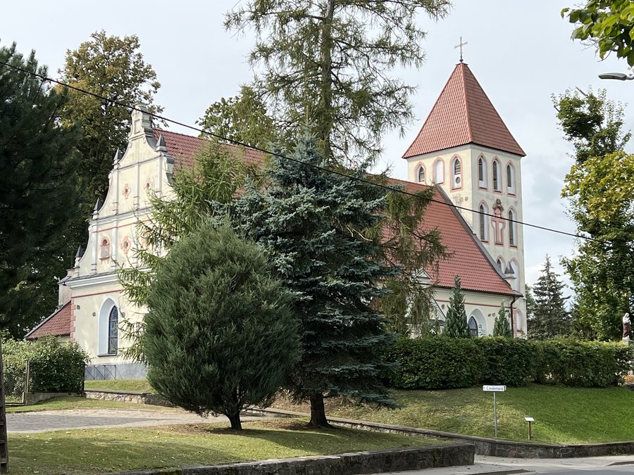File:Kościół św. Antoniego Padewskiego w Baniach Mazurskich 1.jpg